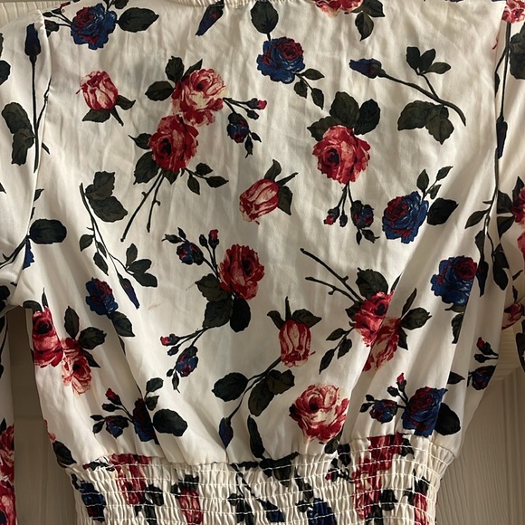 Woman's dress - Picture 4 of 4